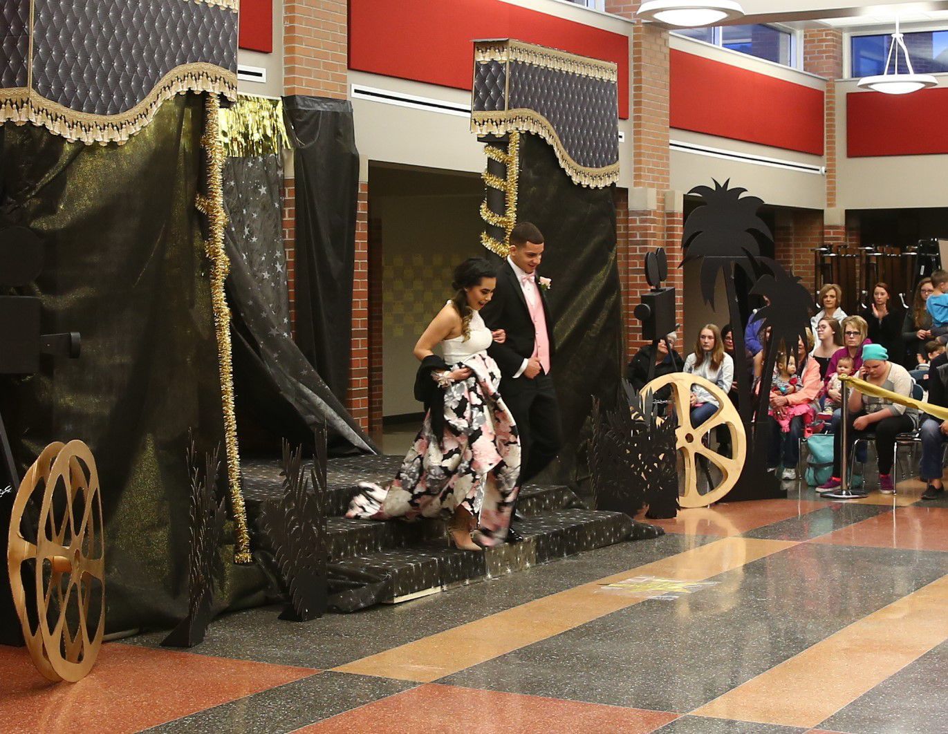 MC Prom 2018 (12).JPG